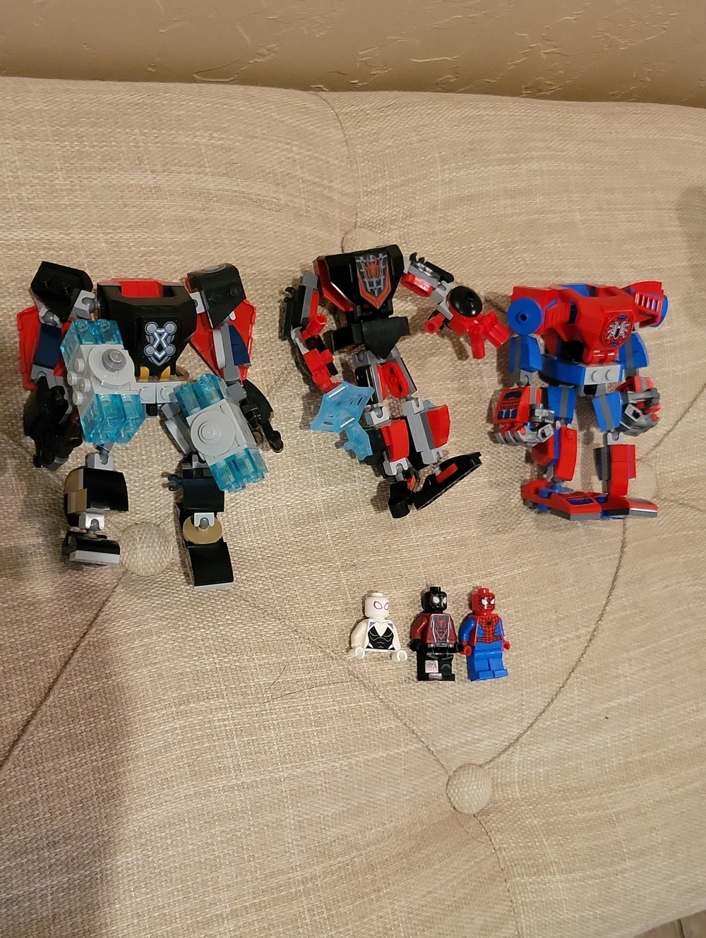 LEGO✨️3 Buildable Superhero Mechs with 3 Minifigures - Red, Blue, Black